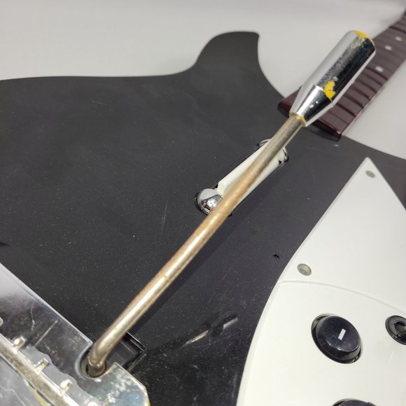 Wii Rock Band Beatles Rickenbacker Guitar Hero Controller NWGTS5 NO DONGLE - Picture 2 of 3